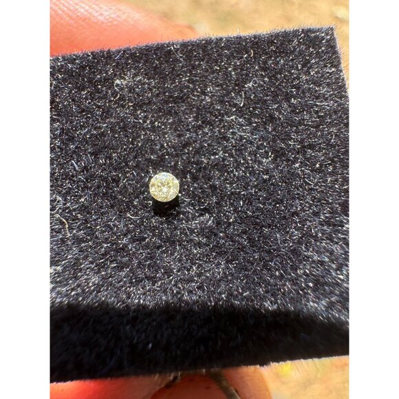 0.015 carat Natural Diamond 1.5mm - Picture 6 of 8